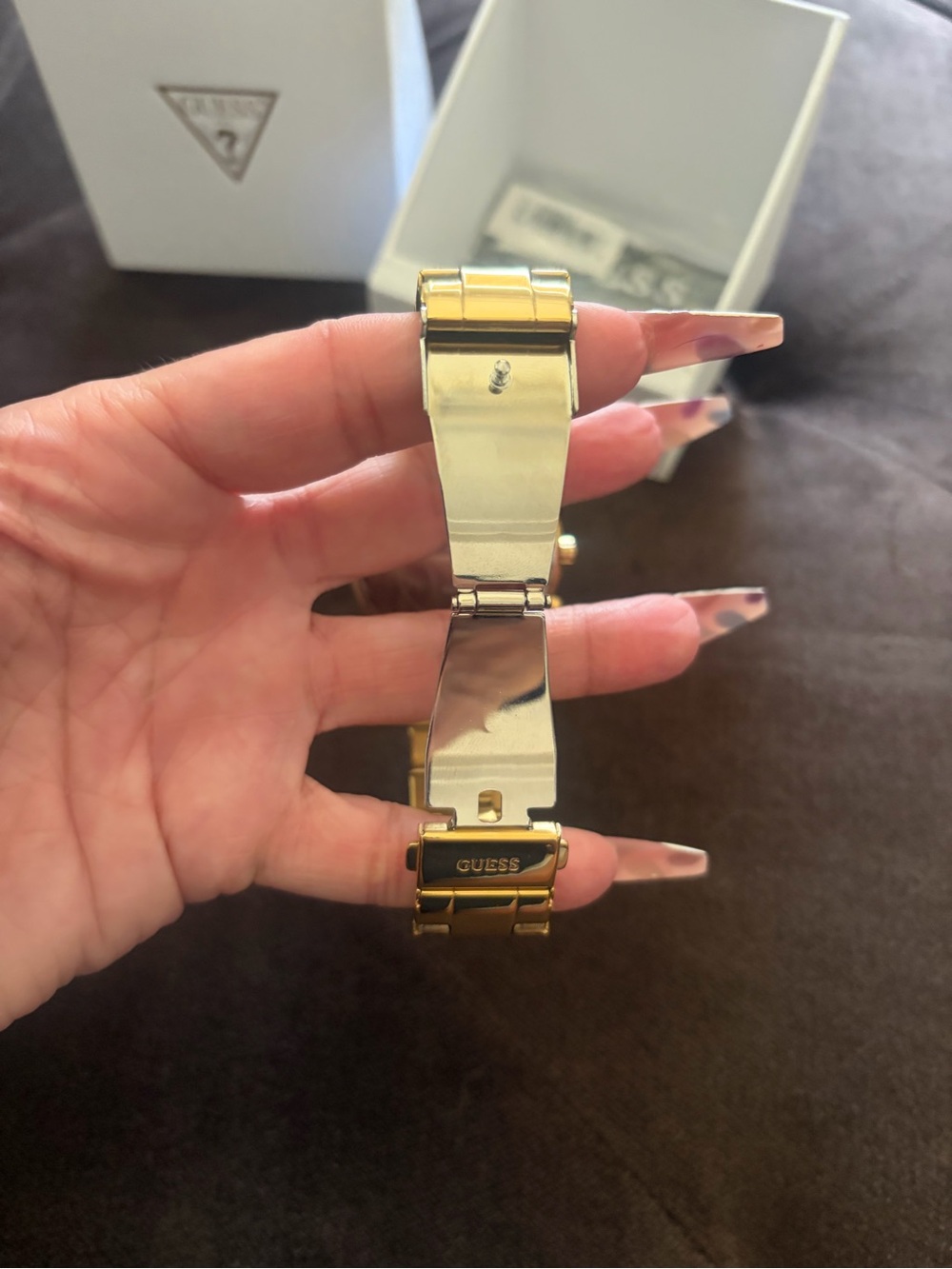 GUESS Gold-Tone Women’s chronograph Bracelet Watch - Picture 5 of 8